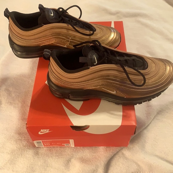 Women’s Nike Airmax 97 (like new….worn 2 times) - Picture 8 of 12